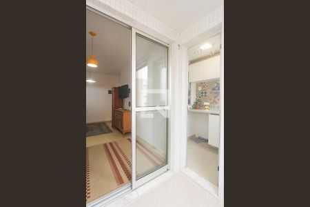 Sala de apartamento para alugar com 1 quarto, 45m² em Humaitá, Porto Alegre