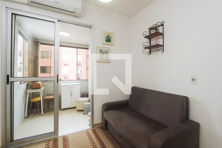 Sala de apartamento para alugar com 1 quarto, 45m² em Humaitá, Porto Alegre