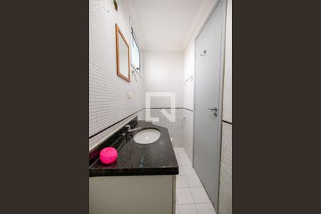 Apartamento para alugar com 68m², 2 quartos e 1 vaga Apartamento para alugar com 68m², 2 quartos e 1 vagaBanheiro Corredor