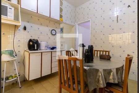 Casa à venda com 350m², 4 quartos e 4 vagasCozinha