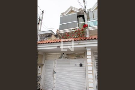 Casa à venda com 150m², 4 quartos e 4 vagasFachada