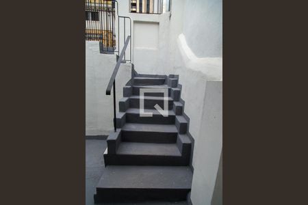 Casa à venda com 170m², 2 quartos e 1 vagaEscada