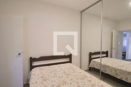 Suíte de apartamento para alugar com 2 quartos, 70m² em Vila Alzira, Guarujá