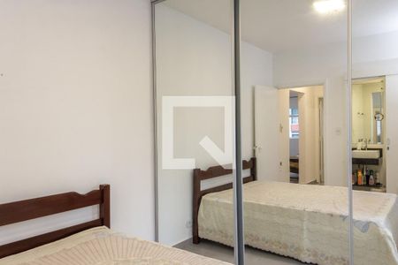 Quarto Suíte de apartamento para alugar com 2 quartos, 70m² em Vila Alzira, Guarujá