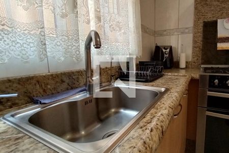 Casa à venda com 150m², 3 quartos e 2 vagas Casa à venda com 150m², 3 quartos e 2 vagasCozinha