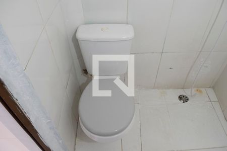 Banheiro de casa para alugar com 1 quarto, 40m² em Vila Romero, São Paulo