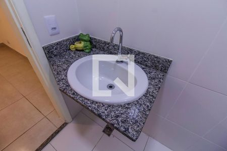 Banheiro de apartamento para alugar com 1 quarto, 34m² em Vila Santa Clara, São Paulo