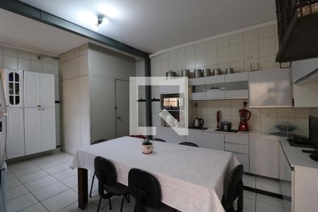 Casa para alugar com 650m², 4 quartos e 3 vagasCozinha 1