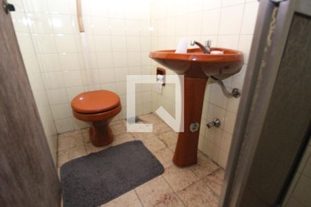 Casa à venda com 290m², 5 quartos e 3 vagasBanheiro de Serviço