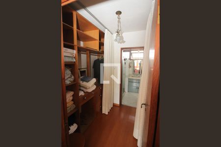 Casa à venda com 290m², 5 quartos e 3 vagasCloset da suíte 1