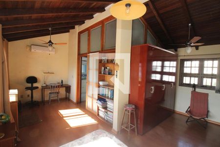 Casa à venda com 290m², 5 quartos e 3 vagasSuíte 2