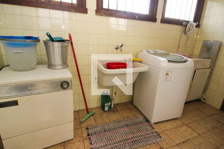 Casa à venda com 290m², 5 quartos e 3 vagasÁrea de Serviço