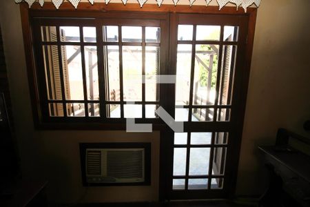 Casa à venda com 290m², 5 quartos e 3 vagasVista da Sala de TV