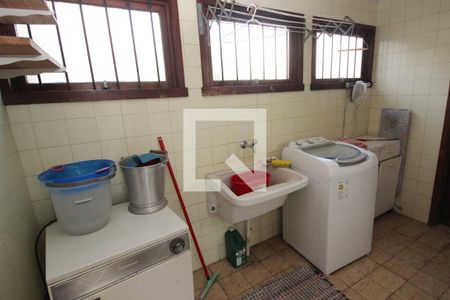 Casa à venda com 290m², 5 quartos e 3 vagasÁrea de Serviço