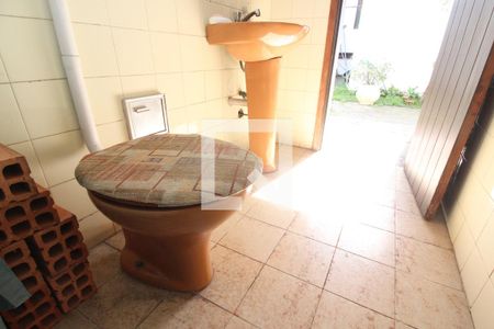 Casa à venda com 290m², 5 quartos e 3 vagasBanheiro 2