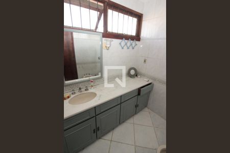 Casa à venda com 290m², 5 quartos e 3 vagasBanheiro da Suíte 1