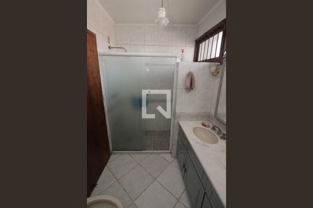 Casa à venda com 290m², 5 quartos e 3 vagasBanheiro da Suíte 1