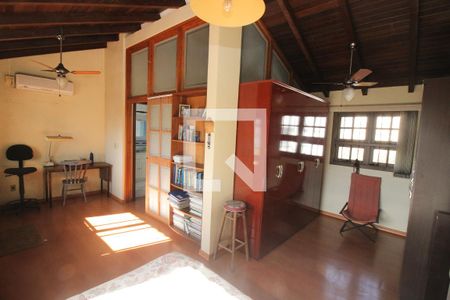 Casa à venda com 290m², 5 quartos e 3 vagasSuíte 2