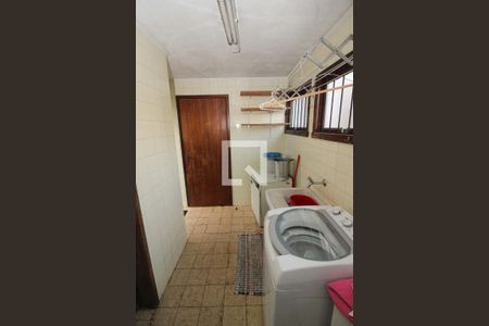 Casa à venda com 290m², 5 quartos e 3 vagasÁrea de Serviço