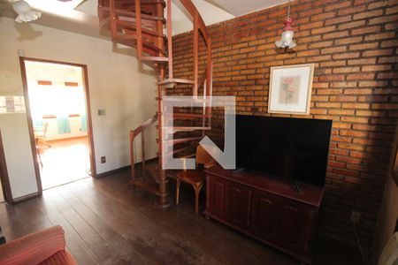 Casa à venda com 290m², 5 quartos e 3 vagasSala de TV