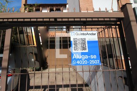 Casa à venda com 290m², 5 quartos e 3 vagasFachada