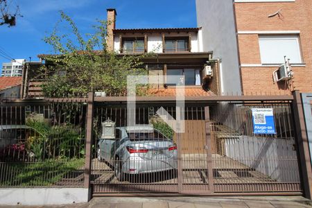 Casa à venda com 290m², 5 quartos e 3 vagasFachada