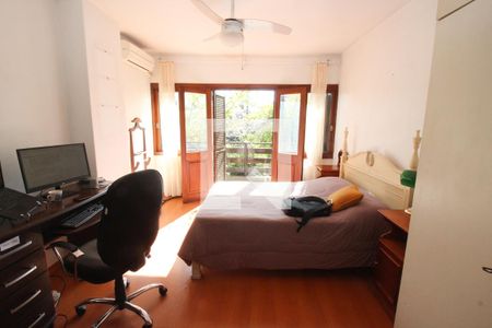 Casa à venda com 290m², 5 quartos e 3 vagasSuíte 1