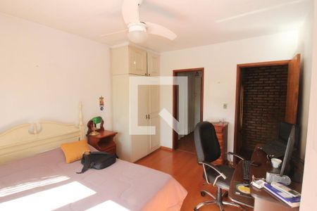 Casa à venda com 290m², 5 quartos e 3 vagasSuíte 1