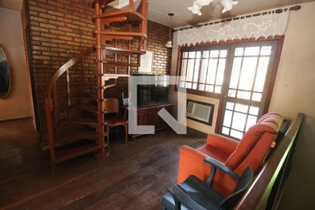 Casa à venda com 290m², 5 quartos e 3 vagasSala de TV