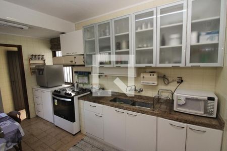 Casa à venda com 290m², 5 quartos e 3 vagasCozinha