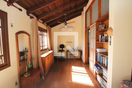 Casa à venda com 290m², 5 quartos e 3 vagasSuíte 2