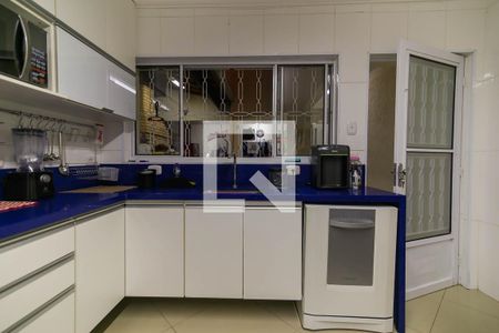 Casa à venda com 154m², 3 quartos e 2 vagas Casa à venda com 154m², 3 quartos e 2 vagasCozinha