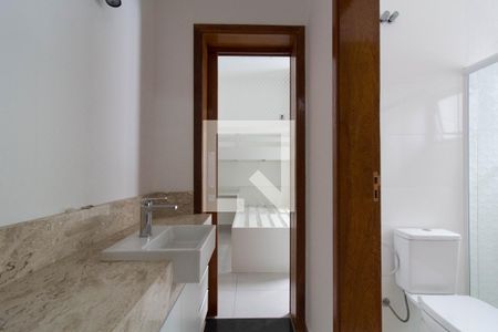 Casa de condomínio para alugar com 178m², 3 quartos e 4 vagasBanheiro