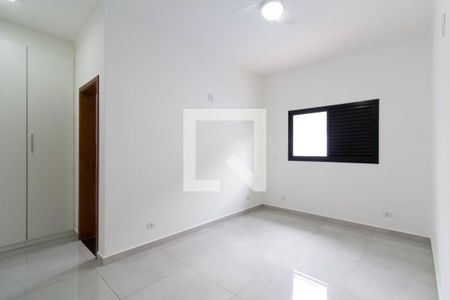 Casa de condomínio para alugar com 178m², 3 quartos e 4 vagasSuíte