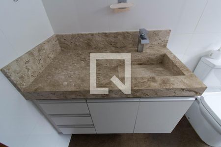 Casa de condomínio para alugar com 178m², 3 quartos e 4 vagasBanheiro suíte