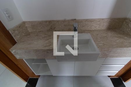 Casa de condomínio para alugar com 178m², 3 quartos e 4 vagasBanheiro