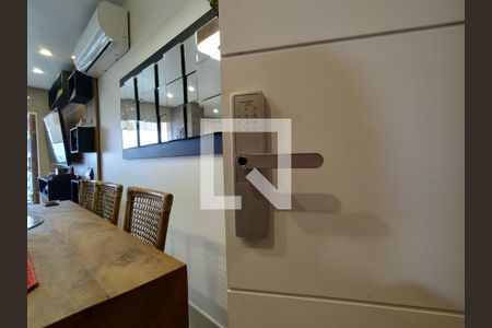 Apartamento à venda com 185m², 2 quartos e 1 vaga Apartamento à venda com 185m², 2 quartos e 1 vagaDetalhe Sala