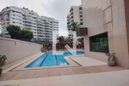 Apartamento à venda com 185m², 2 quartos e 1 vaga Apartamento à venda com 185m², 2 quartos e 1 vagaÁrea comum - Piscina