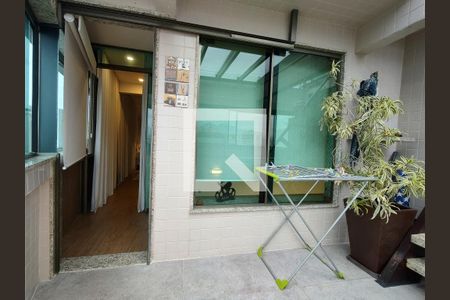 Apartamento à venda com 185m², 2 quartos e 1 vaga Apartamento à venda com 185m², 2 quartos e 1 vagaÁrea de Serviço