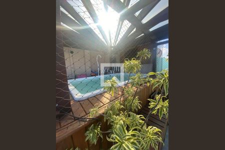 Apartamento à venda com 185m², 2 quartos e 1 vaga Apartamento à venda com 185m², 2 quartos e 1 vagaPiscina