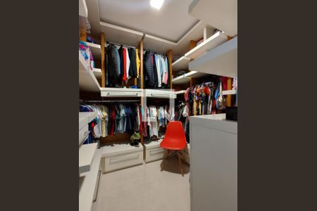 Apartamento à venda com 185m², 2 quartos e 1 vaga Apartamento à venda com 185m², 2 quartos e 1 vagaCloset