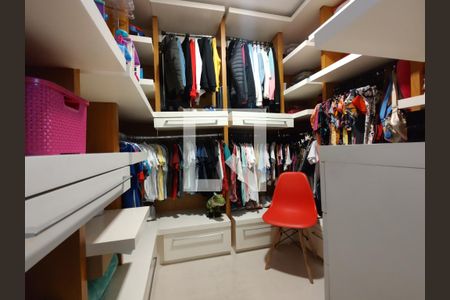 Apartamento à venda com 185m², 2 quartos e 1 vaga Apartamento à venda com 185m², 2 quartos e 1 vagaCloset