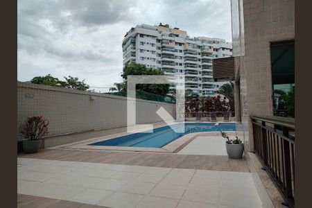 Apartamento à venda com 185m², 2 quartos e 1 vaga Apartamento à venda com 185m², 2 quartos e 1 vagaÁrea comum - Piscina