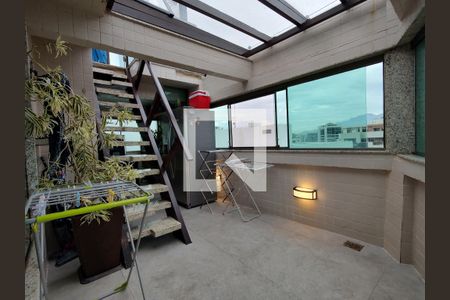 Apartamento à venda com 185m², 2 quartos e 1 vaga Apartamento à venda com 185m², 2 quartos e 1 vagaÁrea de Serviço