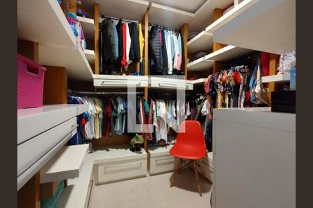 Apartamento à venda com 185m², 2 quartos e 1 vaga Apartamento à venda com 185m², 2 quartos e 1 vagaCloset