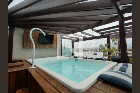 Apartamento à venda com 185m², 2 quartos e 1 vaga Apartamento à venda com 185m², 2 quartos e 1 vagaPiscina