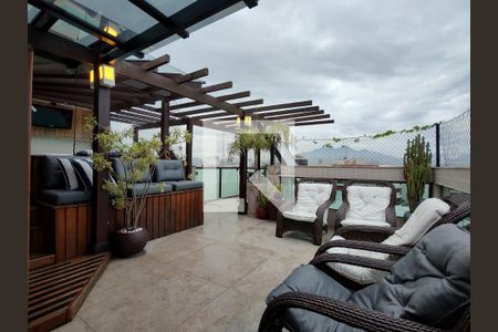 Apartamento à venda com 185m², 2 quartos e 1 vaga Apartamento à venda com 185m², 2 quartos e 1 vagaCobertura