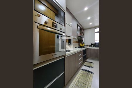 Apartamento à venda com 185m², 2 quartos e 1 vaga Apartamento à venda com 185m², 2 quartos e 1 vagaCozinha - Armários