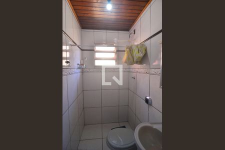 Banheiro 1 de casa à venda com 3 quartos, 400m² em Guajuviras, Canoas