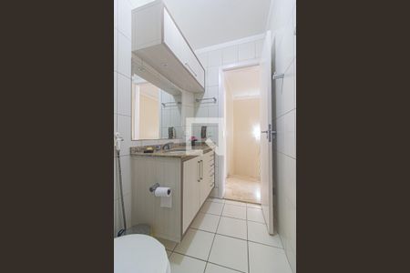 Casa de condomínio à venda com 156m², 3 quartos e 2 vagas Casa de condomínio à venda com 156m², 3 quartos e 2 vagasBanheiro 1